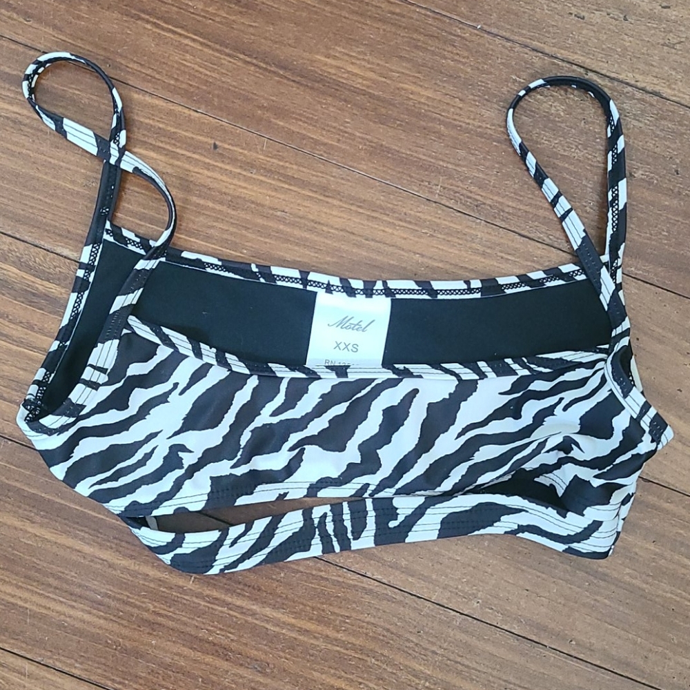 Woman's 2 piece zebra print swimwear - Picture 3 of 4